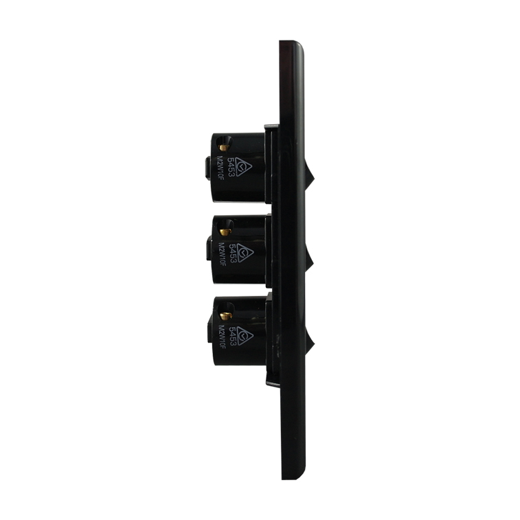 Light Switch 3 Gang - VERTICAL BLACK - Image 4